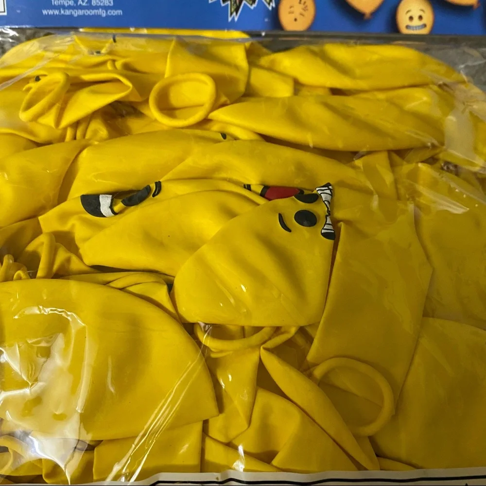 144 emojis balloons (12 inch balloons - 12 Designs)
